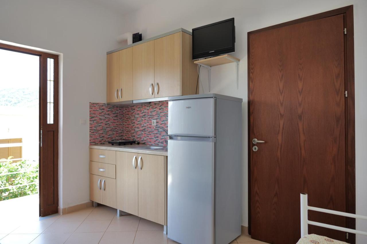Pellumb Apartments Ksamil Exterior photo