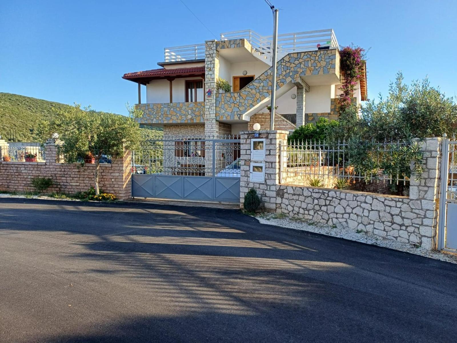 Pellumb Apartments Ksamil Exterior photo